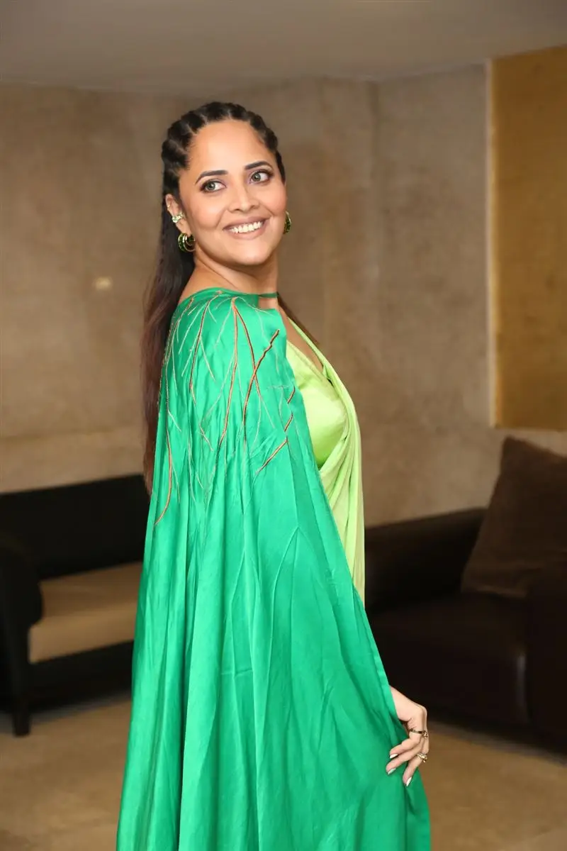 Anasuya Bharadwaj in Green Saree at Simbaa Movie Pre Release Event